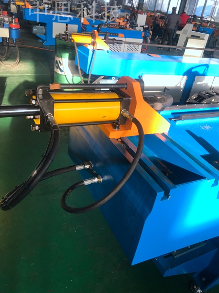 液壓彎管機(jī)介紹